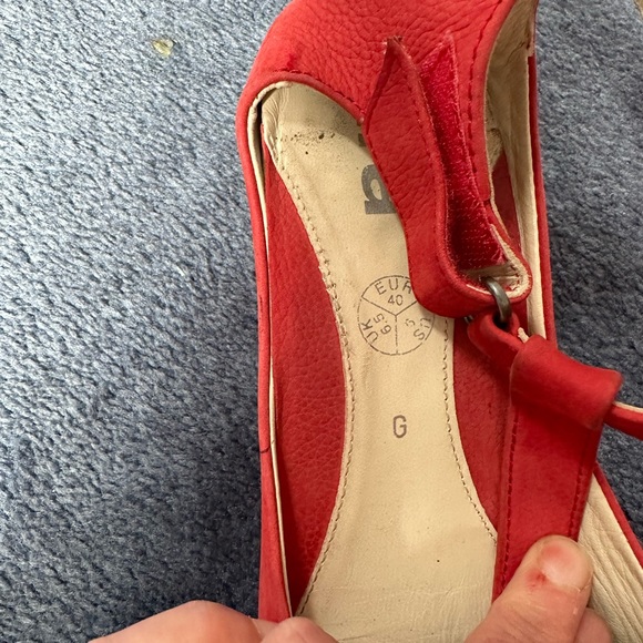 Sandals - Picture 2 of 9